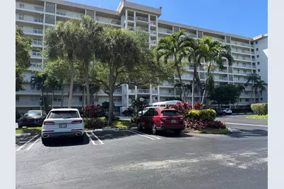 3510 Oaks Way #605, Pompano Beach, FL 33069 - Photo 1