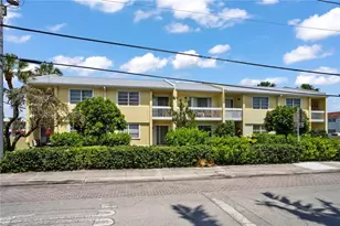 2121 NE 36th St, Lighthouse Point, FL 33064 - Photo 1