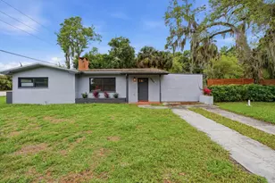 2529 Rainbow Dr, Fort Pierce, FL 34981 - Photo 1
