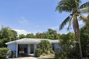 201 SW 13th St, Boca Raton, FL 33432 - Photo 1
