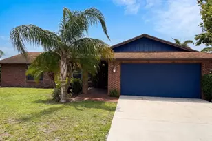 786 SE Ablett Ln, Port Saint Lucie, FL 34984 - Photo 1