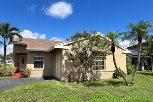 13761 Newport Manor, Davie, FL 33325 - Photo 1