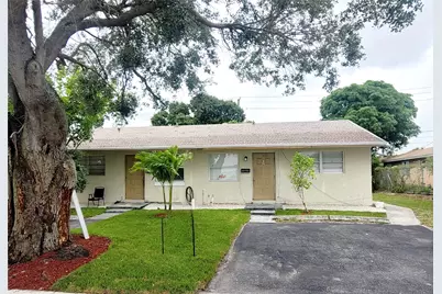 241 NE 35th Street #2, Oakland Park, FL 33334 - Photo 1