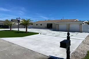 1828 S Meadow Ct, West Palm Beach, FL 33406 - Photo 1