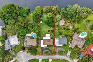 633 NW 30th St, Wilton Manors, FL 33311 - Photo 1