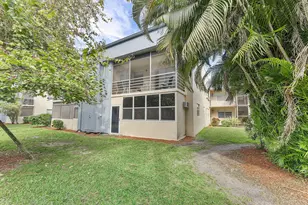 877 Flanders S, Delray Beach, FL 33484 - Photo 1