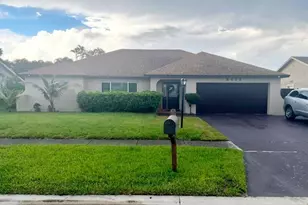 8413 Linden Way, Lake Worth, FL 33467 - Photo 1
