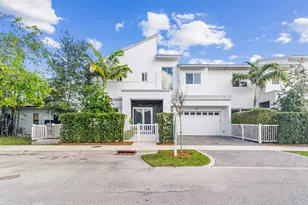 1110 NE 14th Ave, Fort Lauderdale, FL 33304 - Photo 1