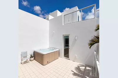 323 NE 7th Street #323, Fort Lauderdale, FL 33304 - Photo 1