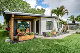 1611 4th Ave, Vero Beach, FL 32960 - Photo 1