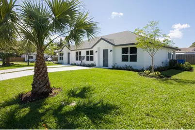 195 S 4th Street, Lantana, FL 33462 - Photo 1