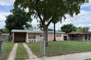 804 SW 24th Ave, Fort Lauderdale, FL 33312 - Photo 1