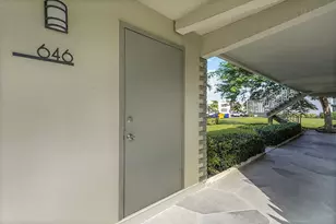 646 Flanders N, Delray Beach, FL 33484 - Photo 1