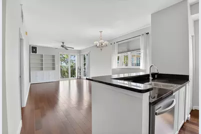 225 NE 1st Street #301, Delray Beach, FL 33444 - Photo 1