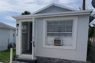 912 8th St, West Palm Beach, FL 33401 - Photo 1