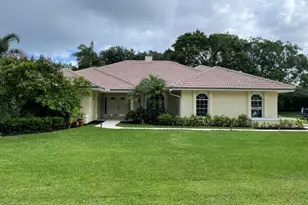 10 Alnwick Rd, Palm Beach Gardens, FL 33418 - Photo 1