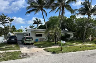 1421 Crest Dr, Lake Worth, FL 33461 - Photo 1
