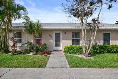 539 Franconia Circle #B, Lake Worth, FL 33467 - Photo 1