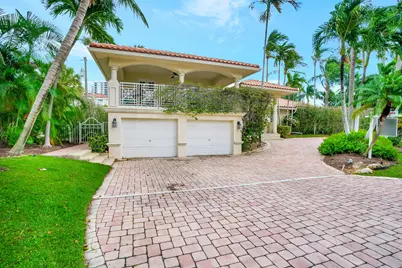 290 E Fern Drive, Boca Raton, FL 33432 - Photo 1