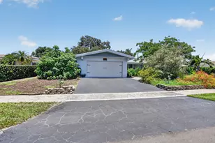 807 SW 3rd St, Boca Raton, FL 33486 - Photo 1