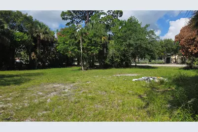 407 Dundas Court, Fort Pierce, FL 34950 - Photo 1