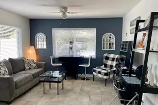 1528 NE 32nd St, Oakland Park, FL 33334 - Photo 1