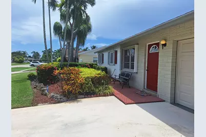 4972 Royal Court S, West Palm Beach, FL 33415 - Photo 1