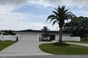 10736 Locust St, Palm Beach Gardens, FL 33418 - Photo 1