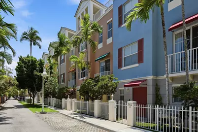 542 NE 7th Avenue #Unit 2, Fort Lauderdale, FL 33301 - Photo 1