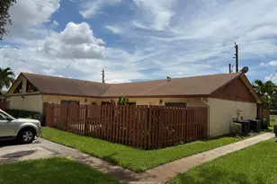 1051 Summit Pl Cir, West Palm Beach, FL 33415 - Photo 1
