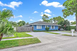 9050 E Highland Pines Blvd, Palm Beach Gardens, FL 33418 - Photo 1