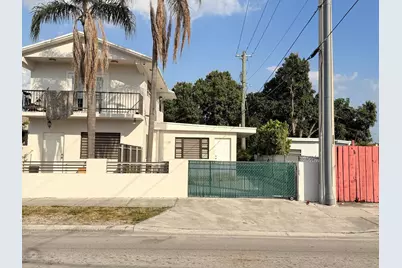 1390 W 37th Street #101, Hialeah, FL 33012 - Photo 1