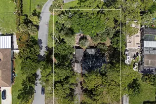 799 Ivory Ln, Haverhill, FL 33415 - Photo 1