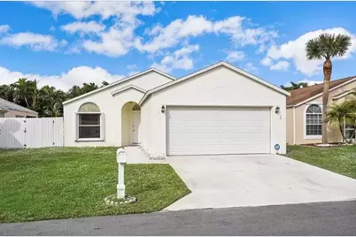 7 Bentwater Circle, Boynton Beach, FL 33426 - Photo 1