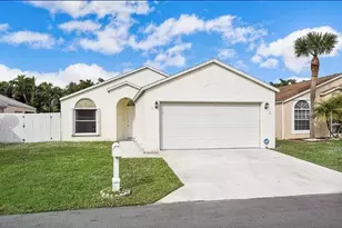7 Bentwater Cir, Boynton Beach, FL 33426 - Photo 1