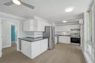 2400 NE 9th St, Fort Lauderdale, FL 33304 - Photo 1