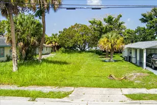 807 N 22nd N St, Fort Pierce, FL 34950 - Photo 1