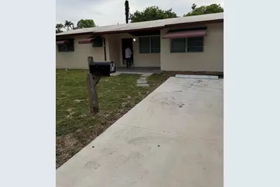 2751 NE 3rd Avenue, Pompano Beach, FL 33064 - Photo 1