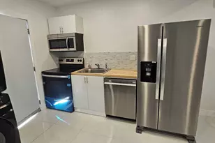 206 NE 13th St, Fort Lauderdale, FL 33304 - Photo 1