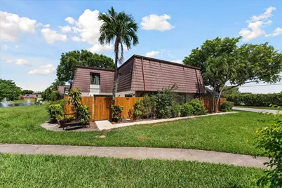 7683 Courtyard Run W, Boca Raton, FL 33433 - Photo 1