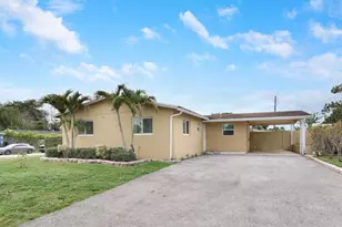827 Caroline Ave, West Palm Beach, FL 33413 - Photo 1
