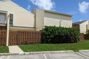 633 Executive Center Dr, West Palm Beach, FL 33401 - Photo 1
