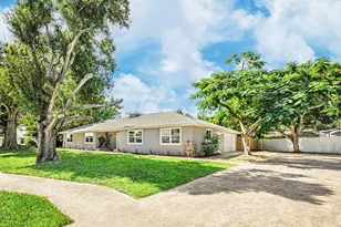 300 Riomar Dr, Port Saint Lucie, FL 34952 - Photo 1