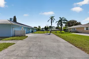 2101 SE Bisbee St, Port Saint Lucie, FL 34952 - Photo 3
