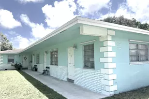 886 NE 35th St, Oakland Park, FL 33334 - Photo 1