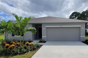 582 SE Essex Dr, Port Saint Lucie, FL 34984 - Photo 1