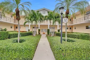32 Colonial Club Dr, Boynton Beach, FL 33435 - Photo 1