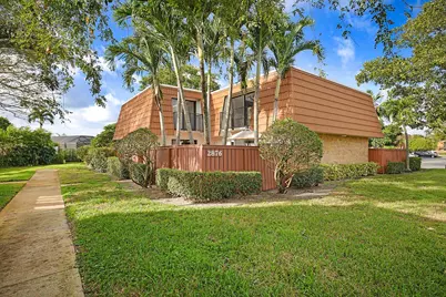 2876 SW 12th Street #2876, Deerfield Beach, FL 33442 - Photo 1