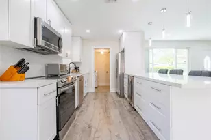 700 SW 4th Ct, Hallandale Beach, FL 33009 - Photo 1