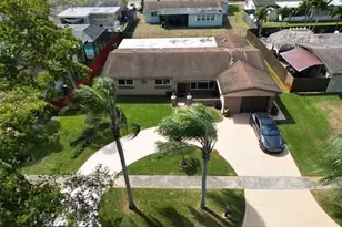 11420 NW 18th St, Pembroke Pines, FL 33026 - Photo 1